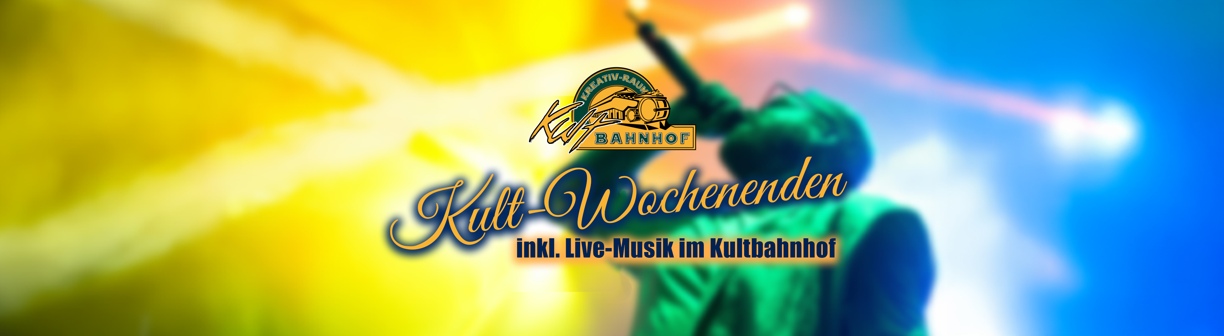 Traditionelle Windmühlen in einer grünen Umgebung an einem sonnigen Tag.