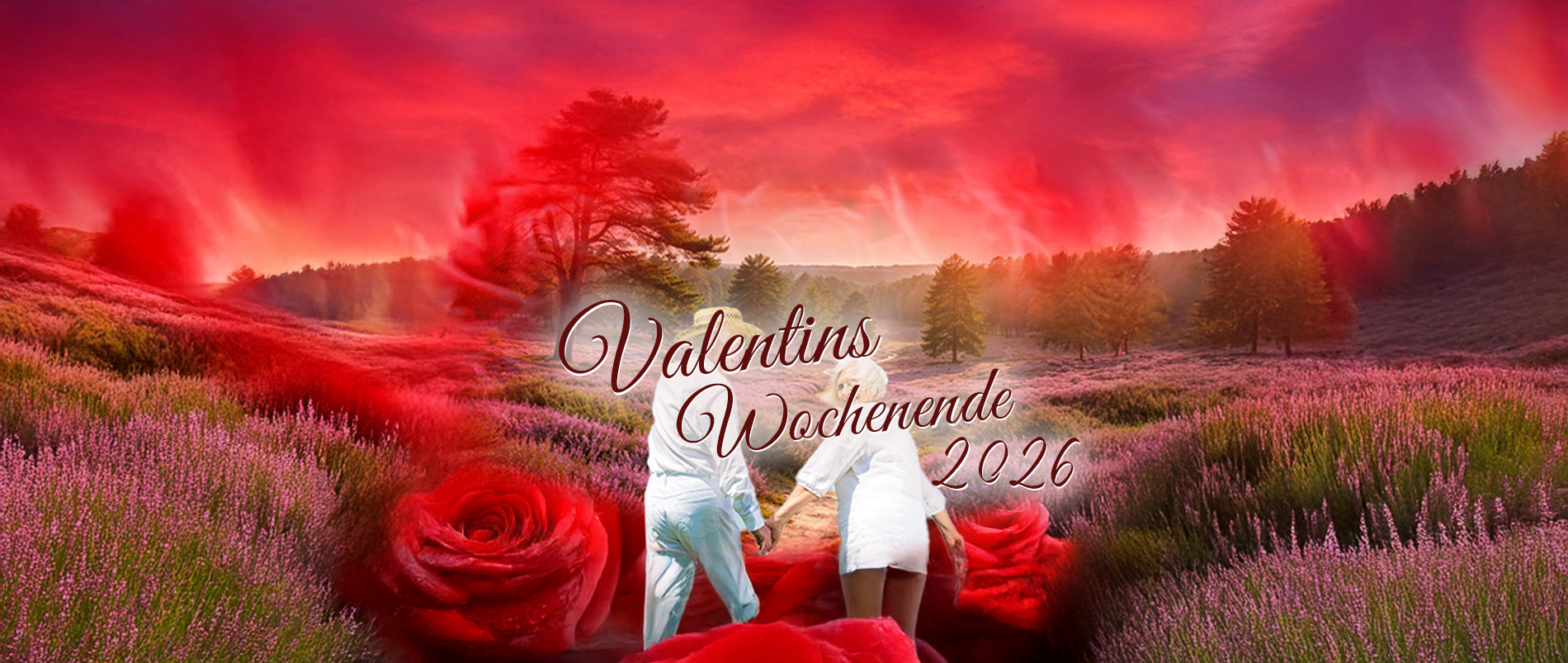 Traditionelle Windmühlen in einer grünen Umgebung an einem sonnigen Tag.